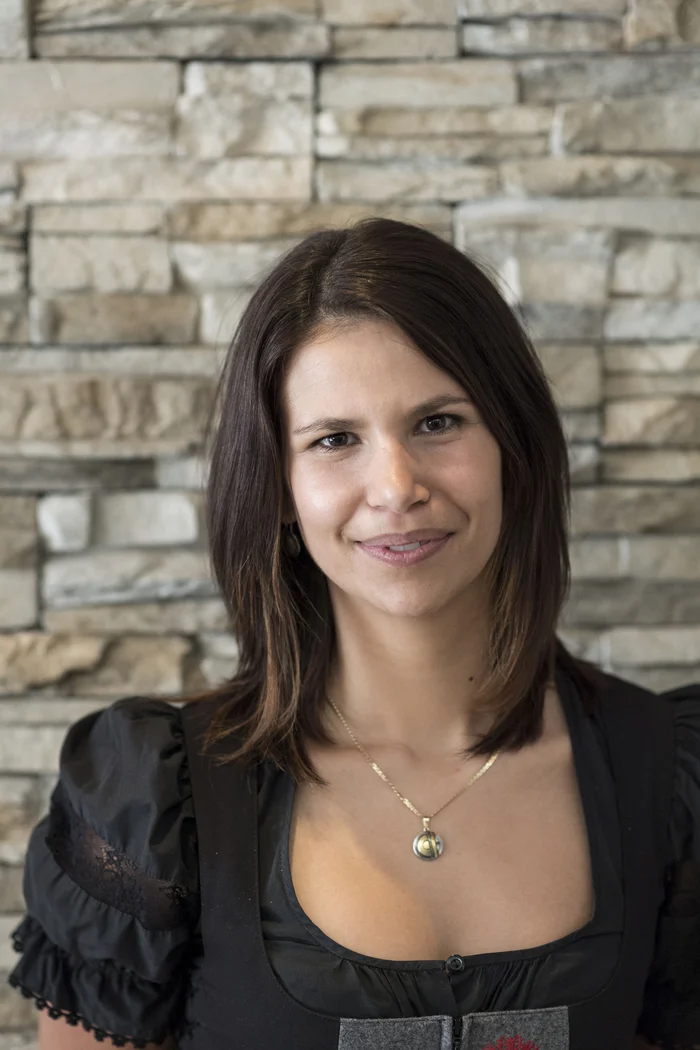 Alpura Retreat: team and careers