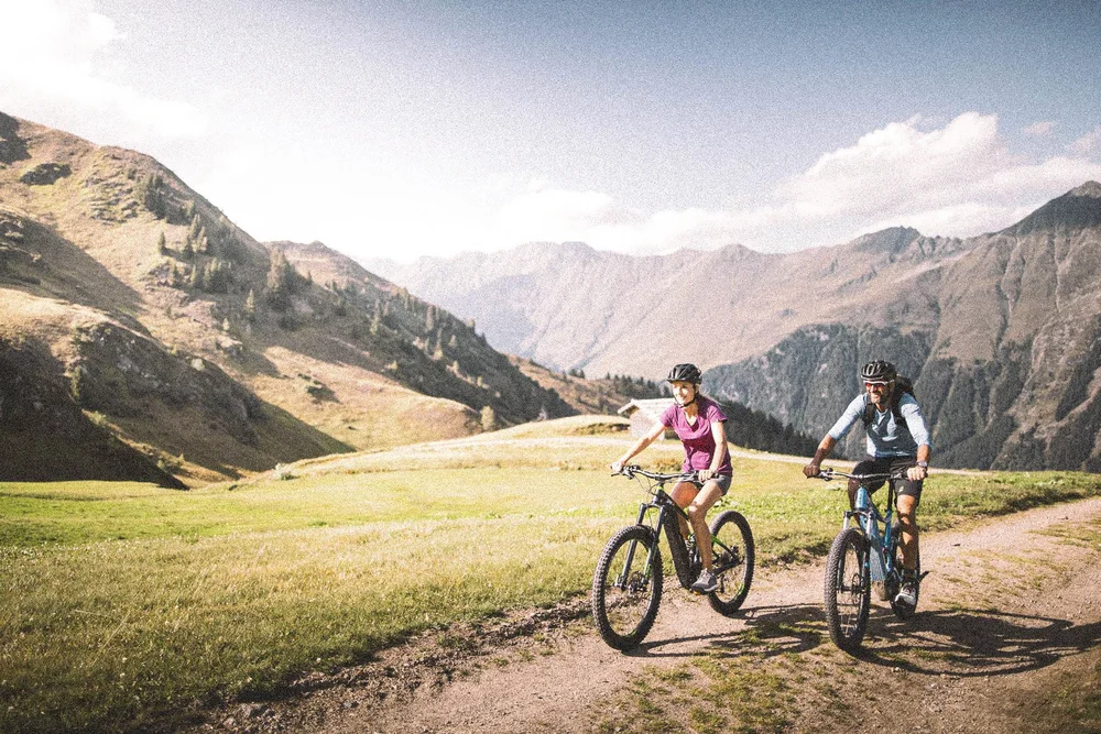 Summer around Alpura: hiking with children in South Tyrol