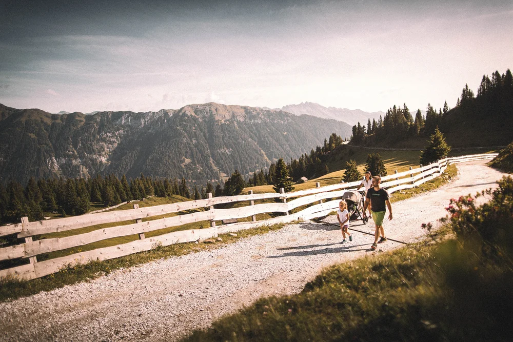 Summer around Alpura: hiking with children in South Tyrol